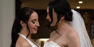 Scissoring fun for Charlotte Sins and Melissa Stratton