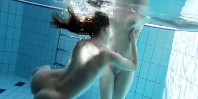 Zuzana and Lucie's red head video by Underwater Show