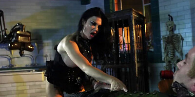 Curvy MILF Jasmine Jae gets rammed by a hunk