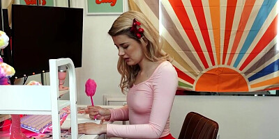Stepsister wears a slutty little beret and gets fucked