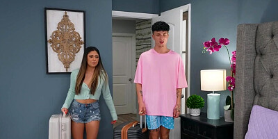 Xxlayna Marie serving her stepbrother in a fetish vid