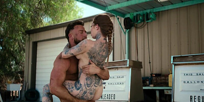 Inked babe Chantal Danielle gets fucked outside