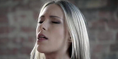 Anal fuck for a blonde who just wants to surrender