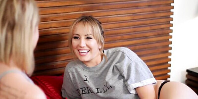 Junoesque Brett Rossi and Daisy Monroe's babe action