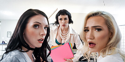 Harsh oral between fine lesbians in a glorious trio