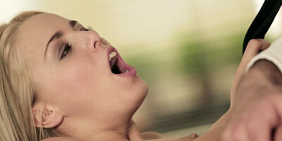 Hottness has exceptional sex with her boss in the office