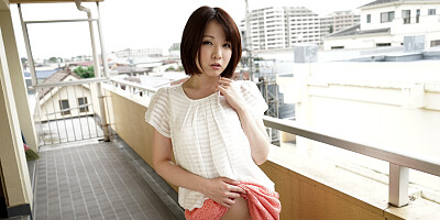 Thin Japanese housewife turns on the camera for a little fun