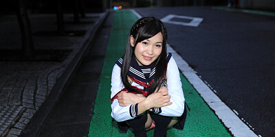 Slutty schoolgirl Shizuku Hatano prepping to tease