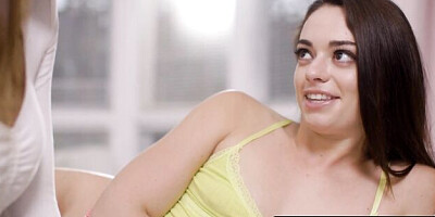 Cool Cassie Del Isla and Sophia Burns - step-mom action - Mommy's Girl