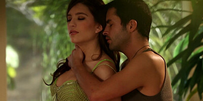 A hottie is kissed and she is penetrated as well