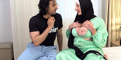 Arab woman with huge naturals sucks dick like a pro