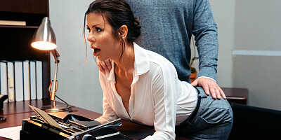 Manuel Ferrara having sex in the office with Alexis Fawx