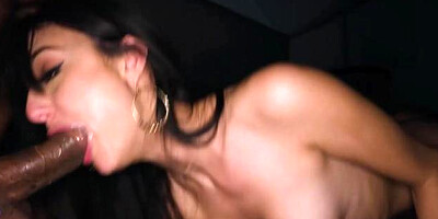 Ricky's Room: Eliza Ibarra in the company of Alexis Tae