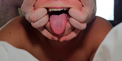 Blonde girl is moaning and orgasming in a sexy video