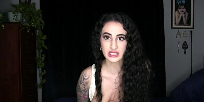 Show of the Spanish webcam model with big boobies and tattoos