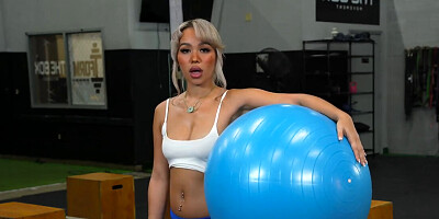 A day in the gym turns to wild after-work out sex session