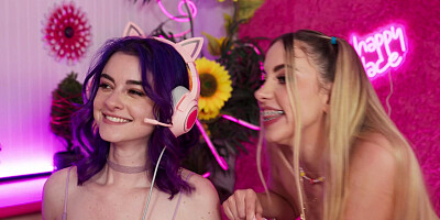 Two young lesbian skip college classes to play with a strapon