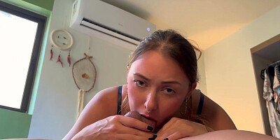Cum in the Deep of the Throat! Cum-hungry Girlfriend Took Every Last Drop!