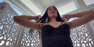 Elegant performer takes intense scene in dual performance
