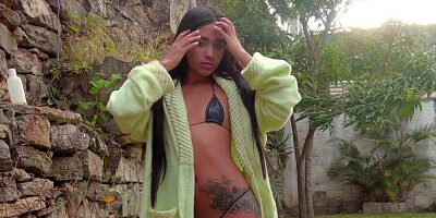 Nubiles: Shaved Ambar Suarez helps with nailing