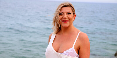 Stacked GILF went to the beach and had sex with a teen