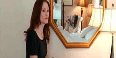 Julianne moore amp amanda seyfried girl-on-girl vignette in chloe