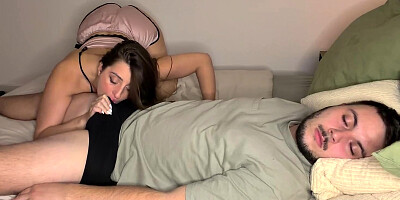 Juggy brunette Luna Doll wakes up her boyfriend with a steamy blowjob