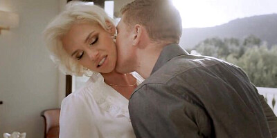 Awesome blonde MILF Charli Phoenix opens her crack for a big cock