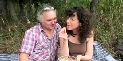 3Some face sitting picnic