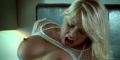 Bosomed blondie Shawna Lenee takes hard pecker as deep as she can