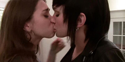 Scissoring in lesbian clip with wild mantrap from Les Worship