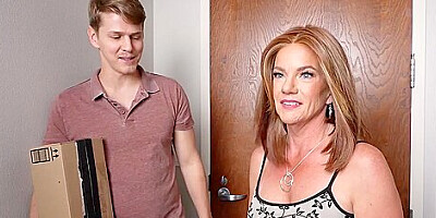 My Friends Hot Stepmom Gives Her Stepsons Friend An Exclusive Front-row View As She Presses A Humming Body Massager On Her Milf Pussy