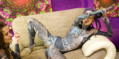 Inked girls Anuskatzz &amp, Ceci Milkymouzz in steamy lesbian action