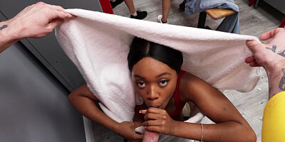Thick ebony rides BWC after sloppy locker room head