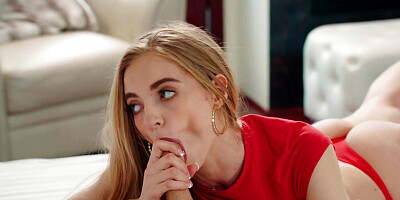 Redhead college babe Lana Sharapova gets analized in bed