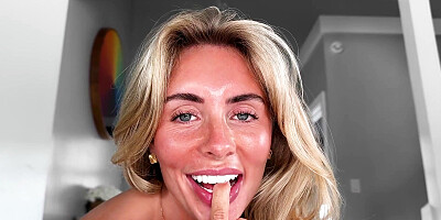 Wild blondie Bonnie Blue can't get enough of JMac's cock