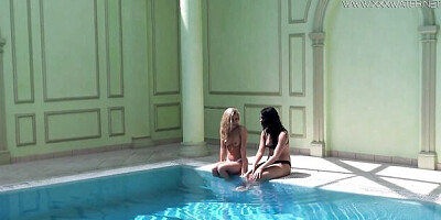 Jessica Lincoln and Lindsey Cruz's teen (18+) video by Underwater Show