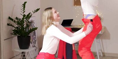 Club Sweethearts - fingering porn