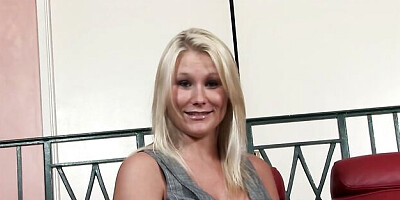 Extravagant chippie's amateur porn