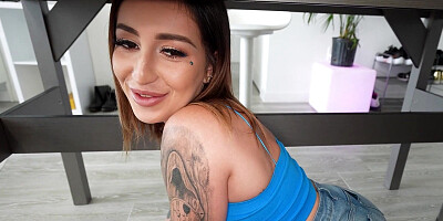 Inked hussy Anna Chambers gets a nice dose of dick