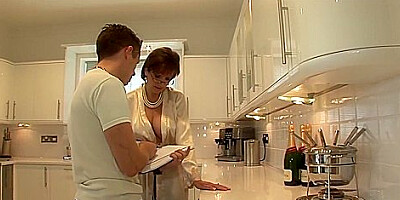 Gives Young Worker Blowjob Facial Cumshot - Lady Sonia