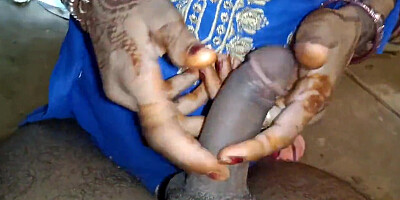 Wife with mehendi strokes and blows Indian hubby's cock