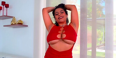 Dayannes Boobs Cannot Be Contained