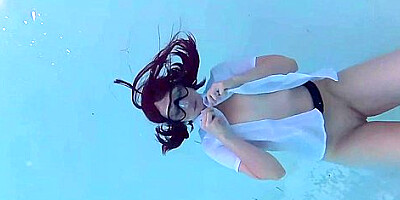 Momo Ayase Underwater Strip Tease