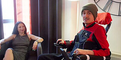 Sofia Bellucci - Si Esibisce In Privato Con 3 Amici Disabili E Succede Limprevisto - Dialoghi In Italiano