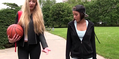 Lesbian teen pussylicked while toyed outdoors