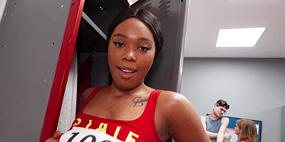 Sporty black slut Journey Love gets fucked in the gym