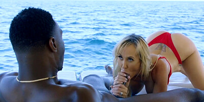 Smiley bikini MILF Brandi Love sucks BBC and gets pounded on yacht