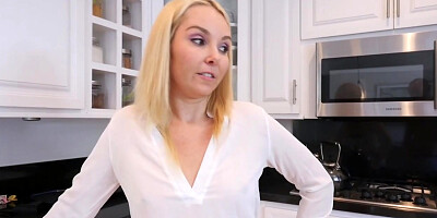 Cute MILF sucking it like a lollypop