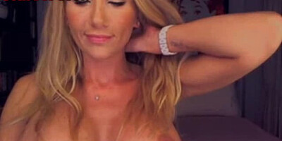 Webcam Girl Has Incredible Body
